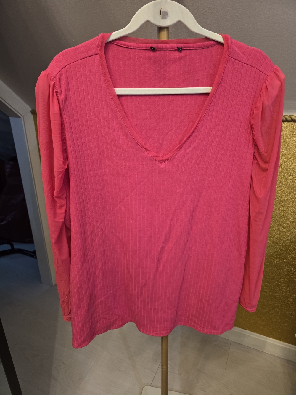Christian Siriano Hot Pink V-Neck Long Sleeve Top